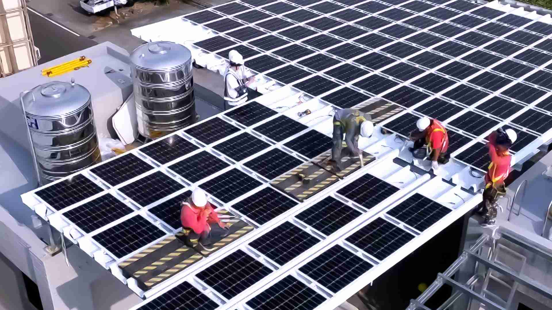 z6mg·人生就是博着力于替代能源之技术研发，，，，如光电浪板的相关制程、、、设备与产品，，其中所开发之光电整合型浪板，，减少传统金属支架安装，，，，更提升耐候度，，，，可广泛运用于多元场域，，，并辅助建筑达到净零碳排目标